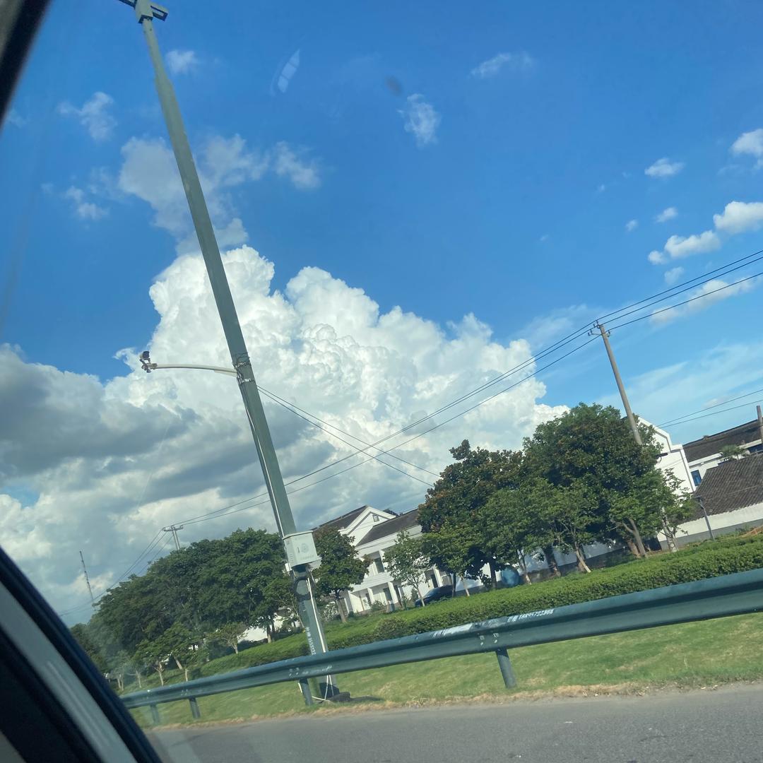 我去酒吧喝古茗🌈🌈