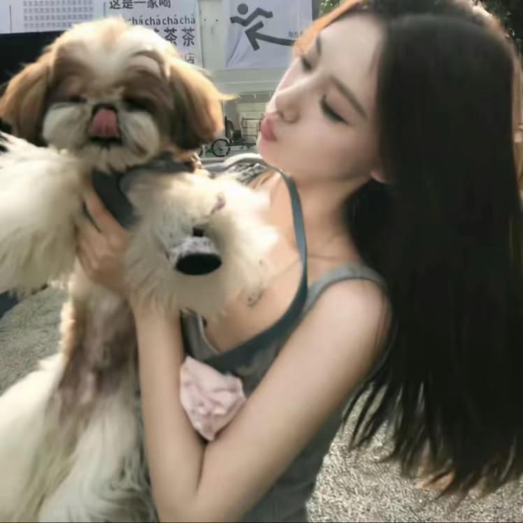 黄玲玲-