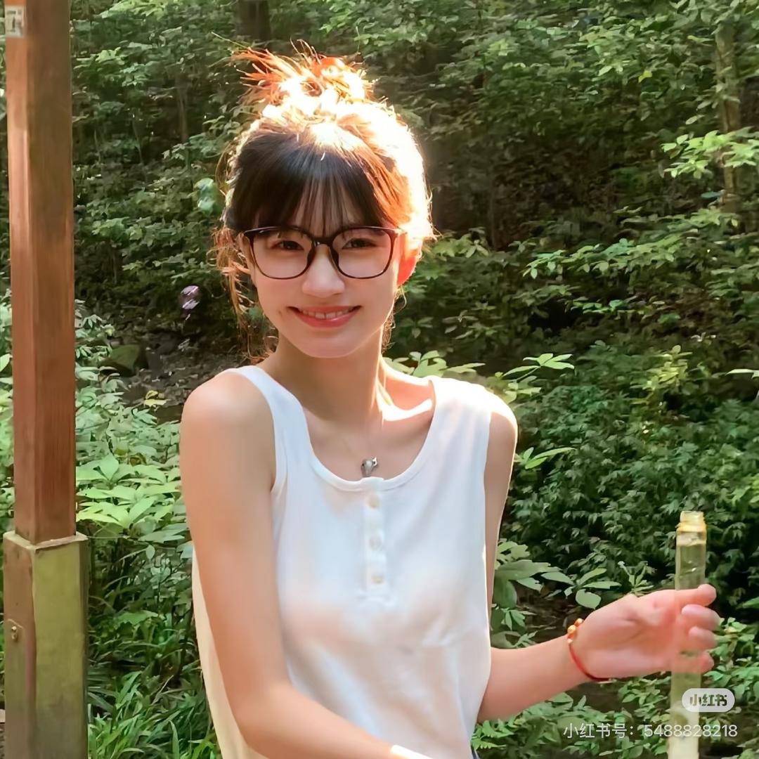 闪亮的屁灯