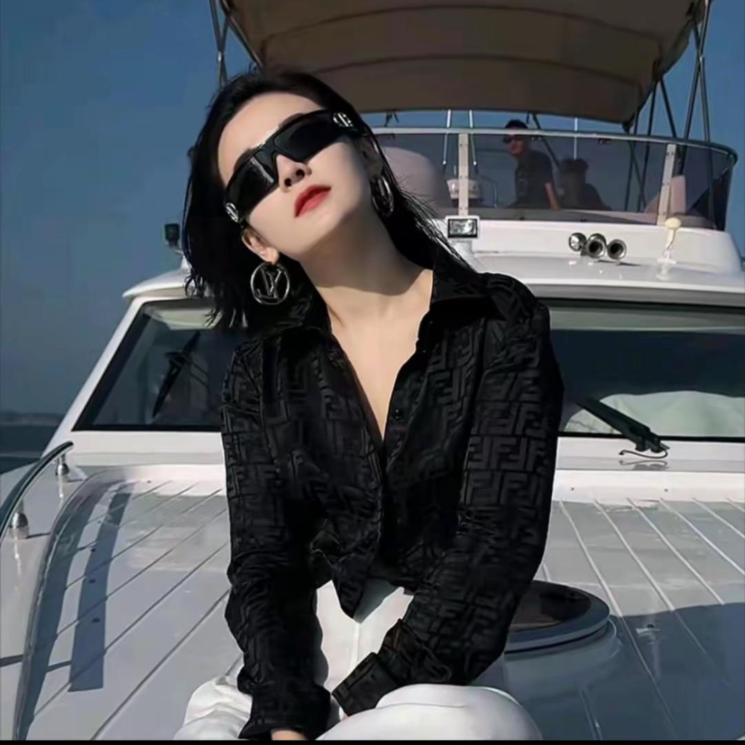 袁艺灵气质穿搭👗