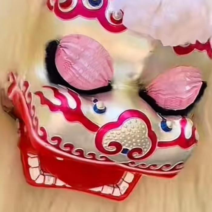 湖南影狮团小白狮（燕子）