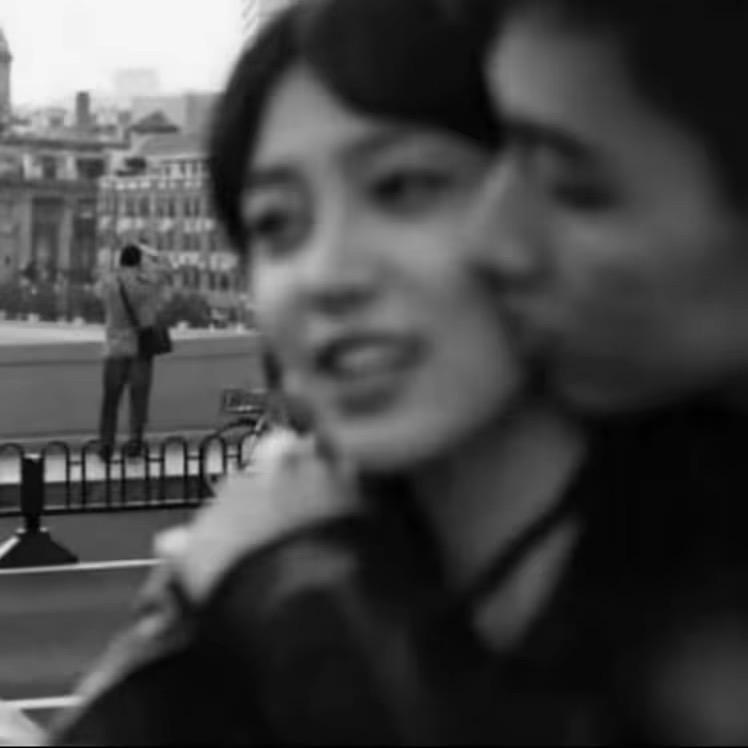 相逢何必曾相识