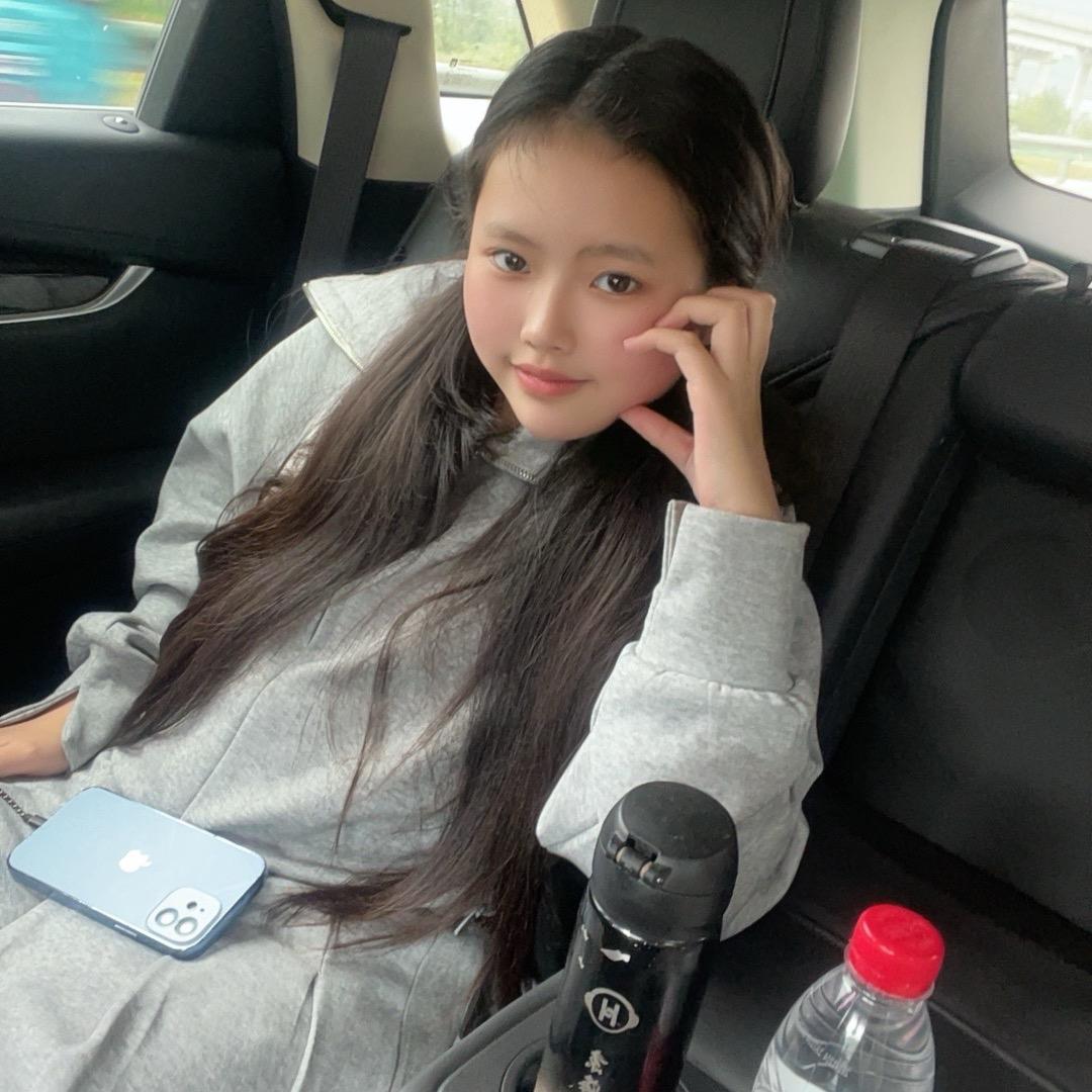 只听妈妈的话。