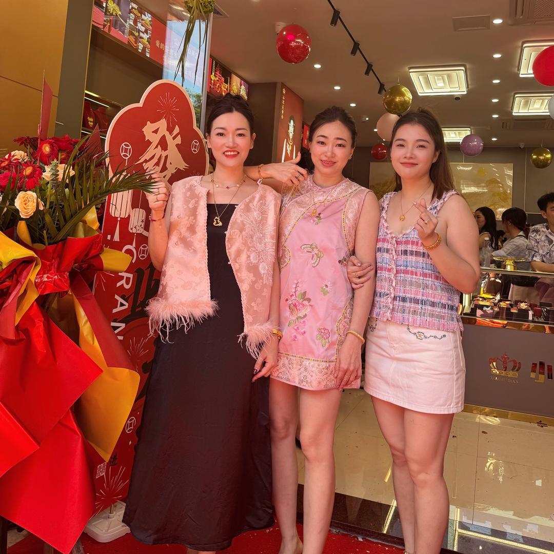 小不点黄金二姐姐