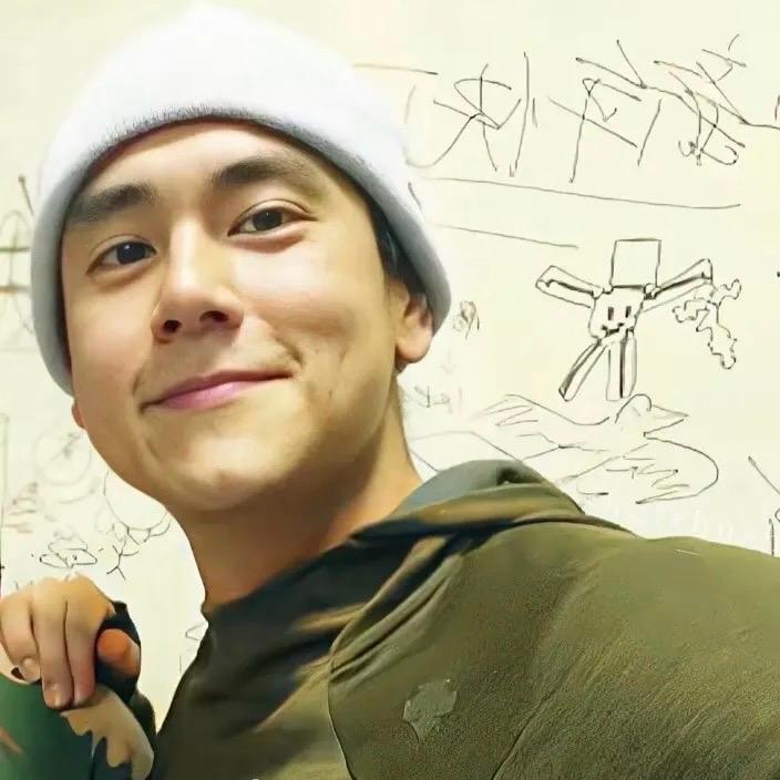 00后的挖机男孩旦帅