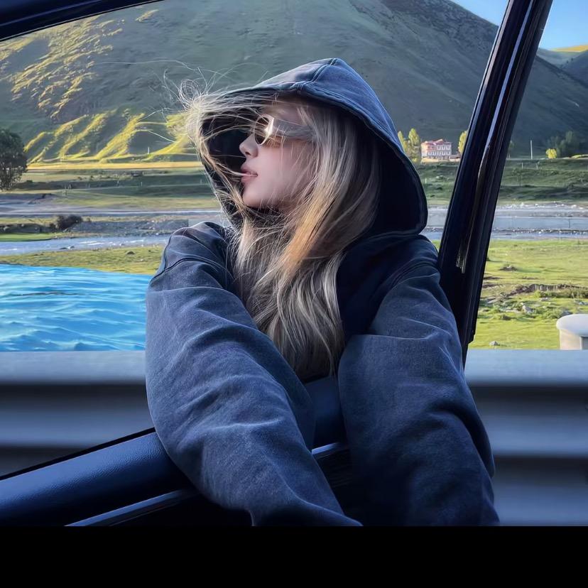 美女也会ᵉᵐᵒ的