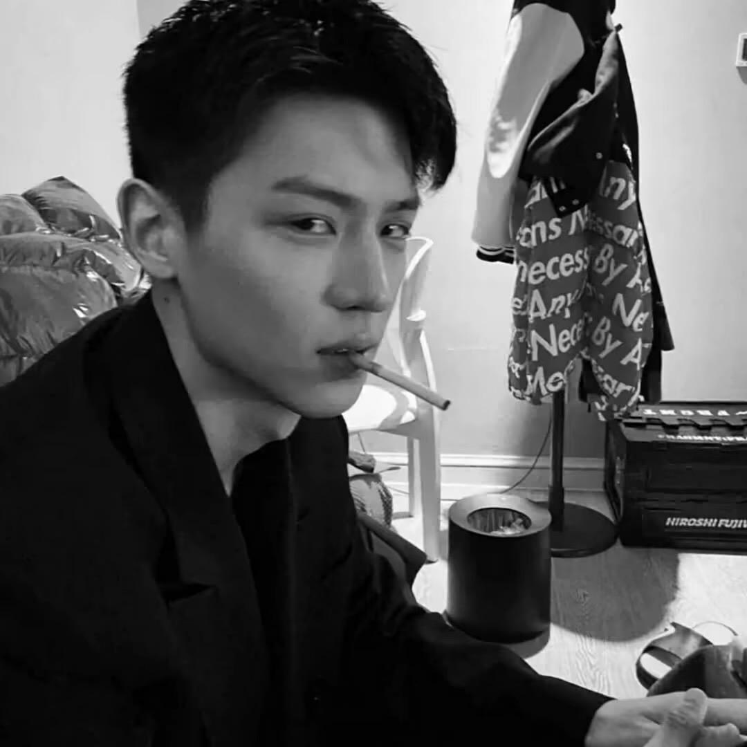 人丑嘴不甜还没钱