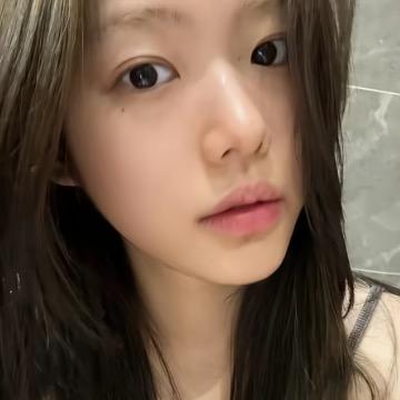 冰冷帅气把妹王小美的斜刘海