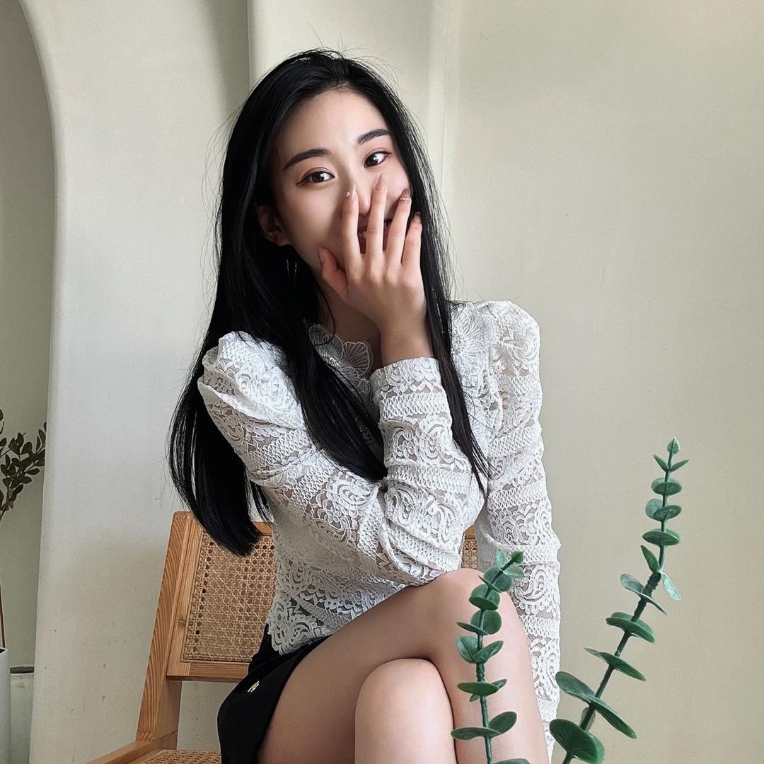 小璐.
