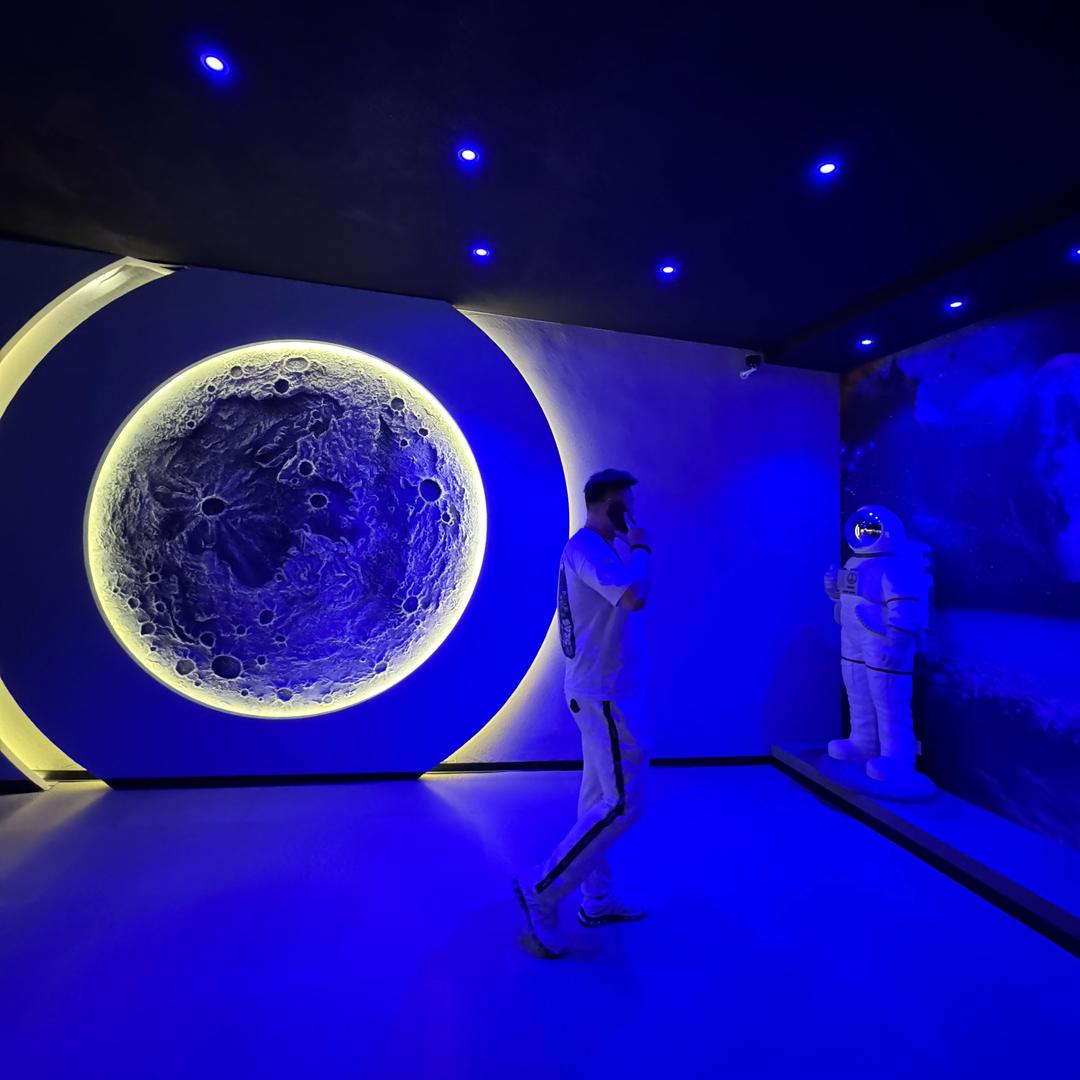 小勇不会打台球🎱