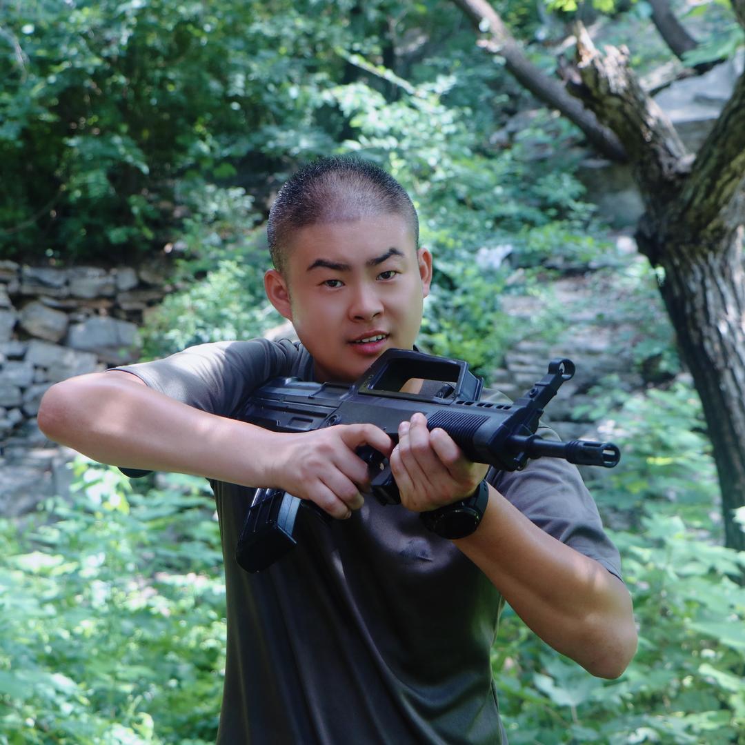 哨兵教育负责人———李教官