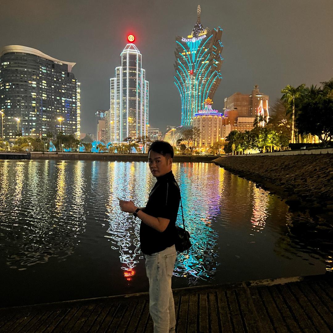 龙𝑳𝒐𝒏𝒆