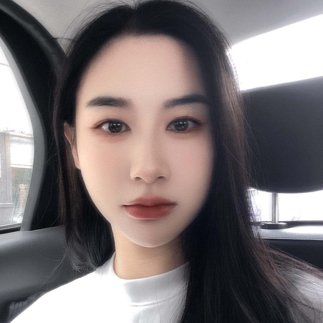 郑多多。