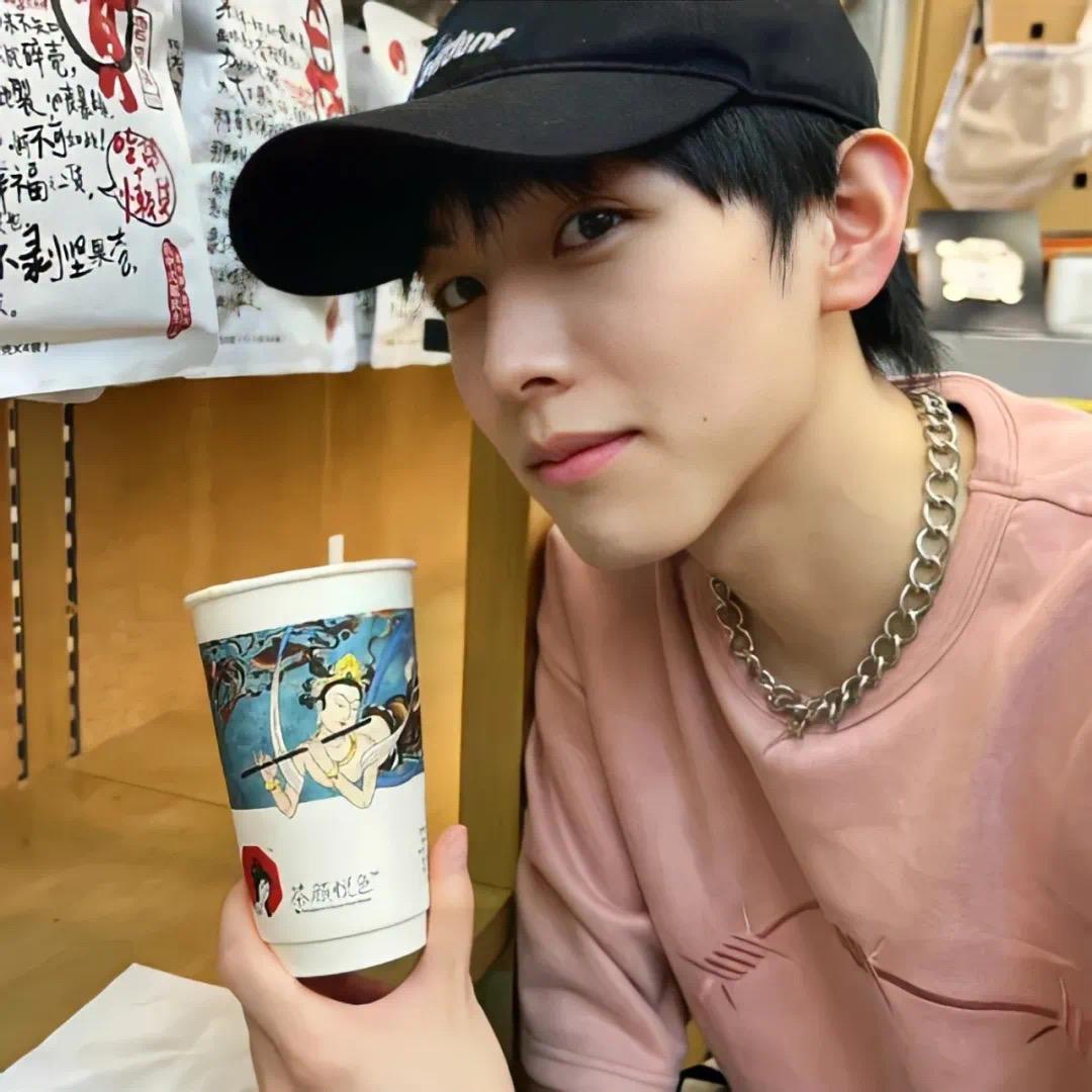 ☆ ✧ 星澜 * ♡̷ ᵕ̈