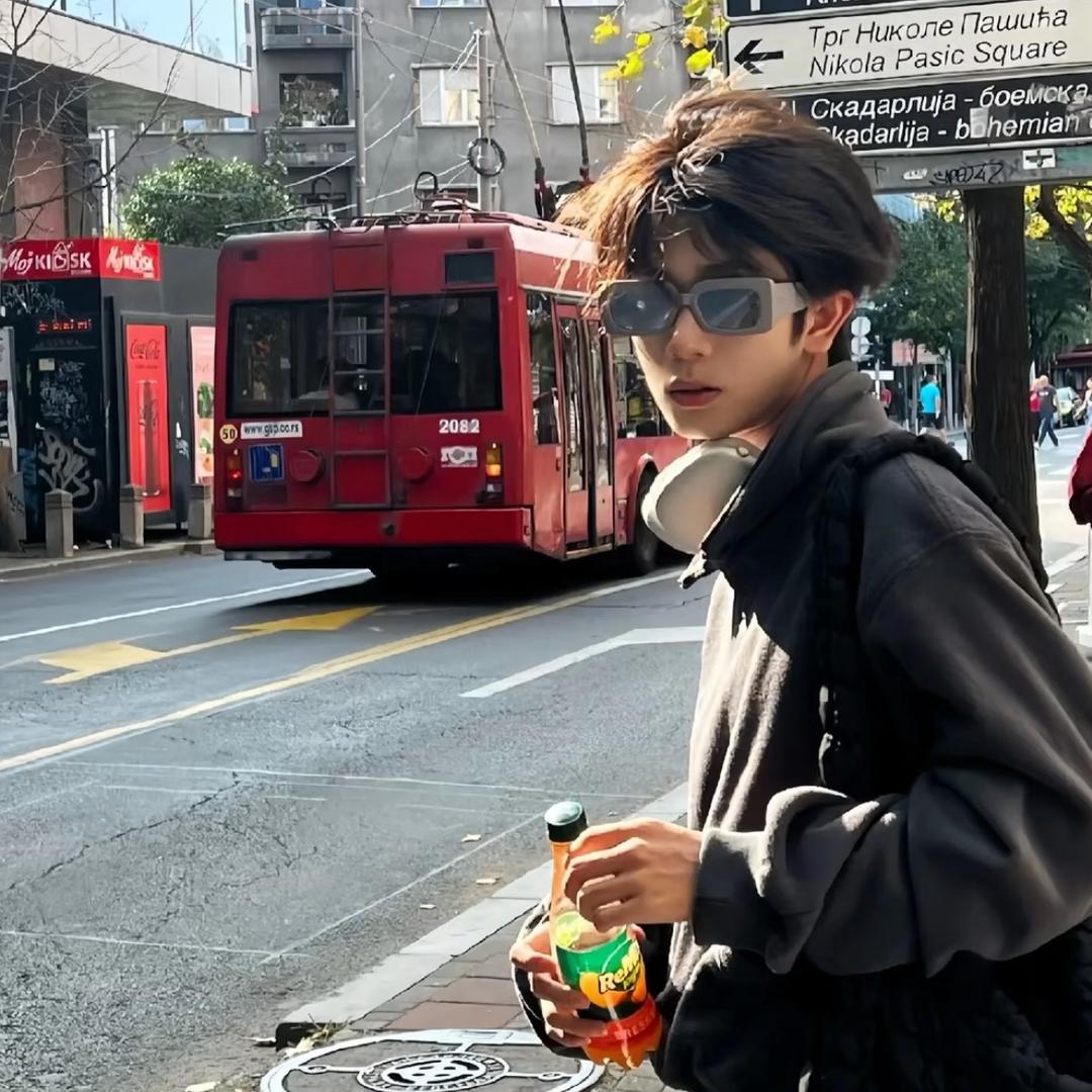 格瑞丝9号 颜言