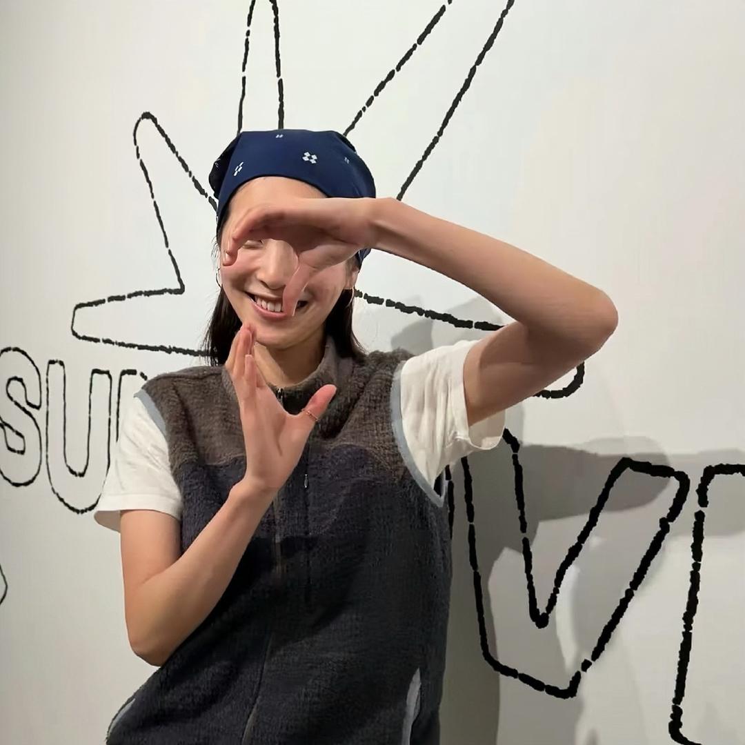 吱由