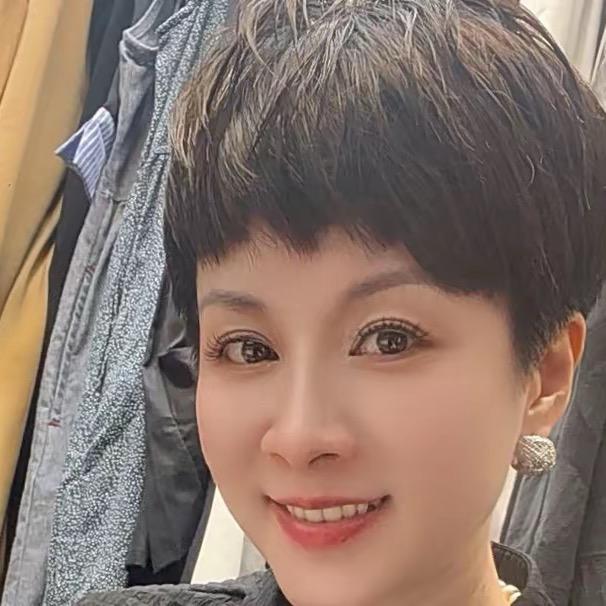 十三行花谷衣装批发