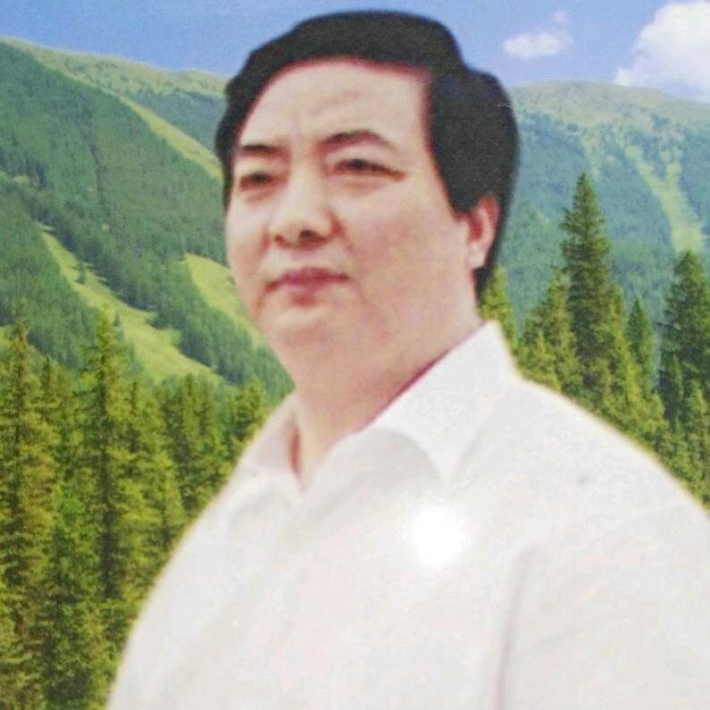 由一
