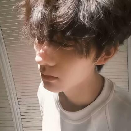 炜自由