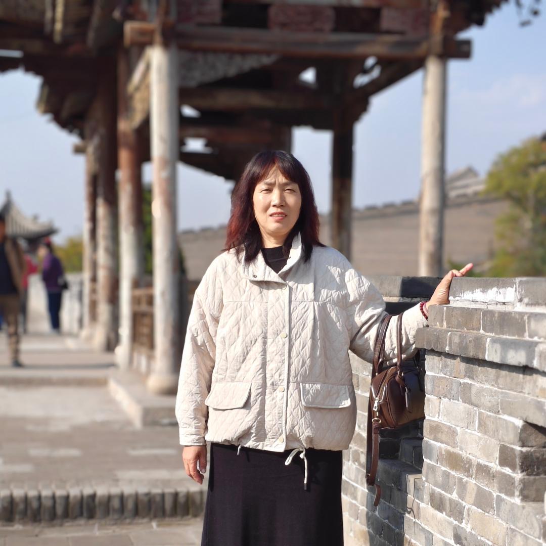 红女士