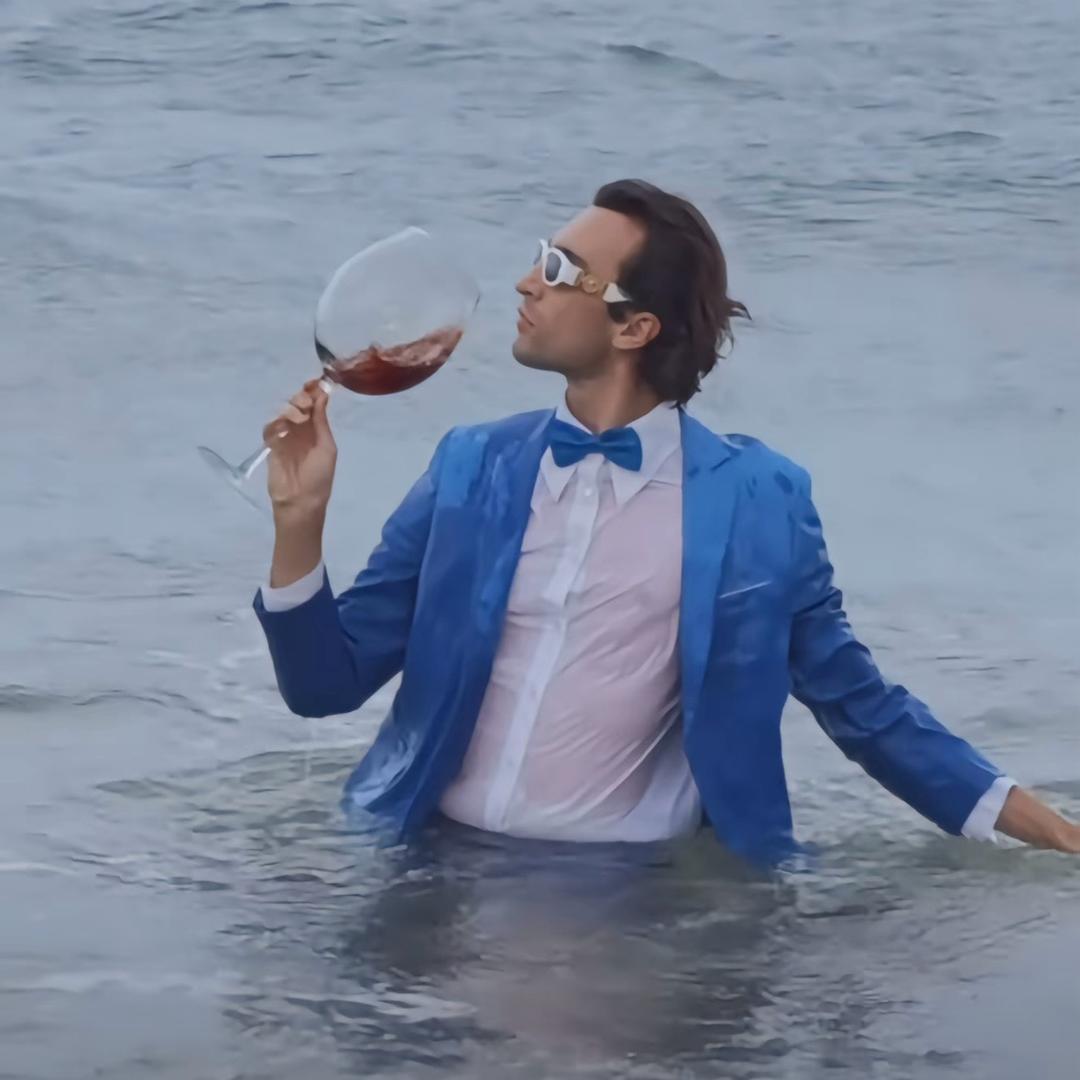 放屁如同风铃般优雅的女子🌾