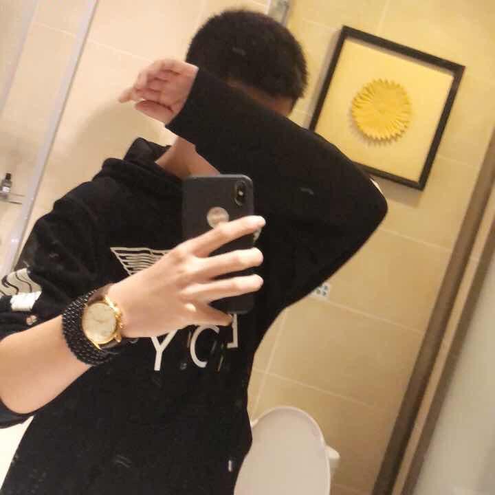 Y.🐼