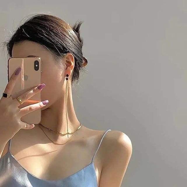 MOMO默默轻奢女装