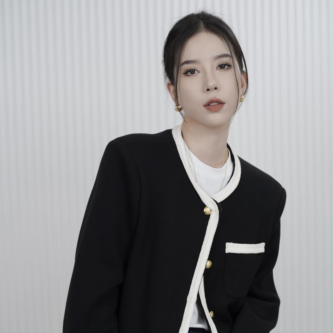 娜娜（高个子直播甄选）