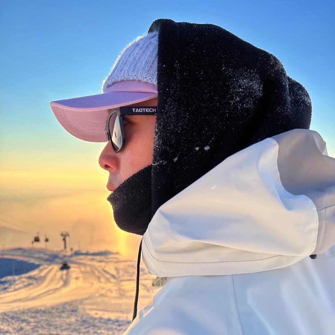 滑雪的大熊