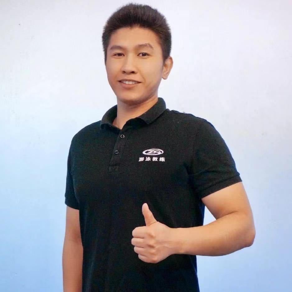 游泳教练肖鹏教游泳