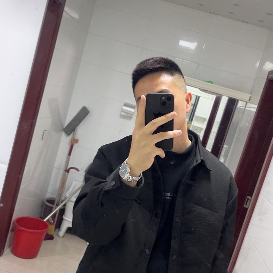 大闸蟹主理人  🎱