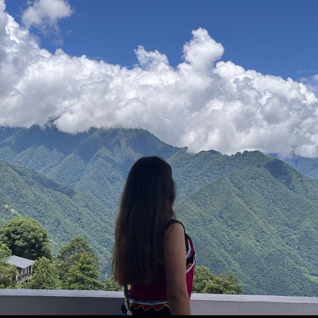 奶茶给我喝一口