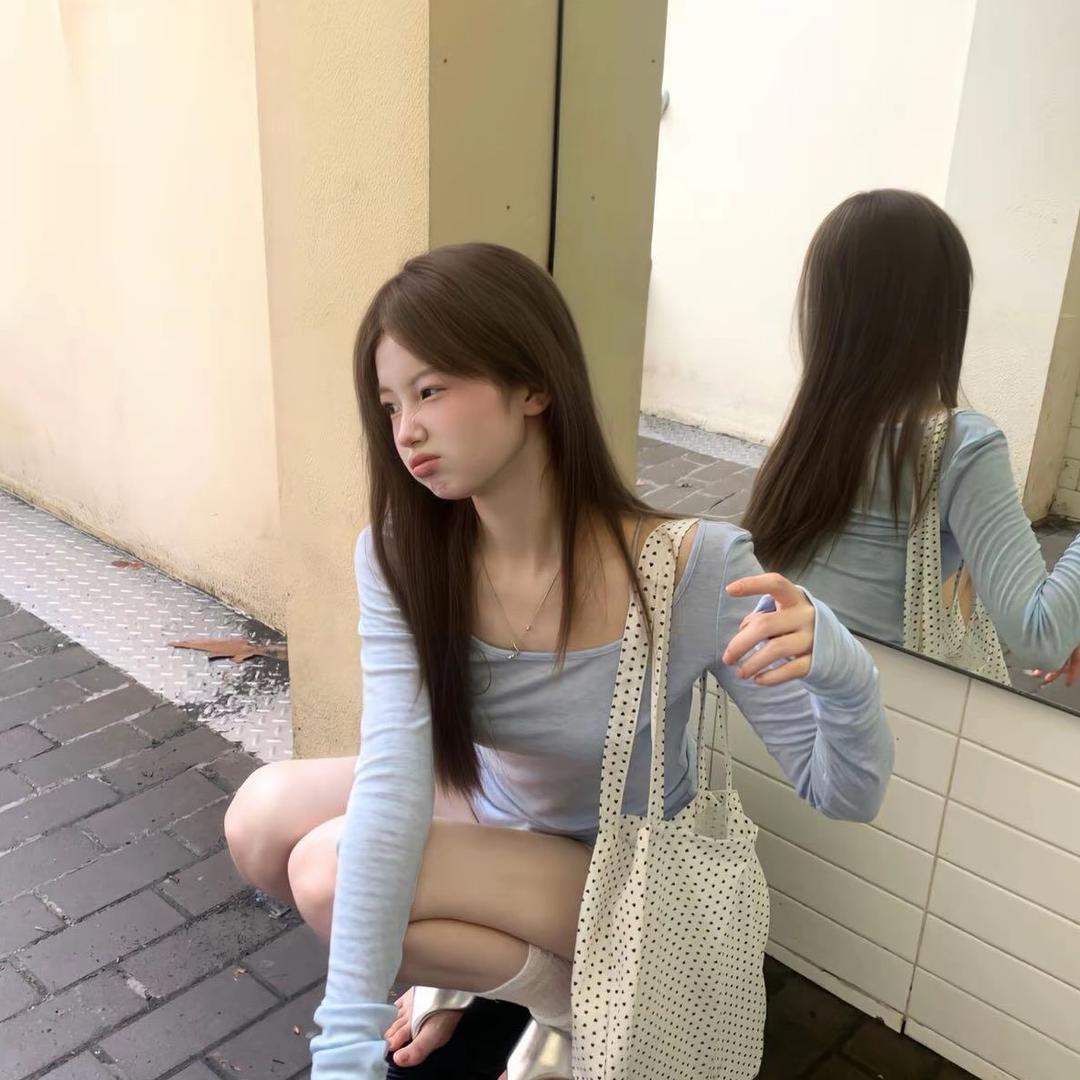 王77