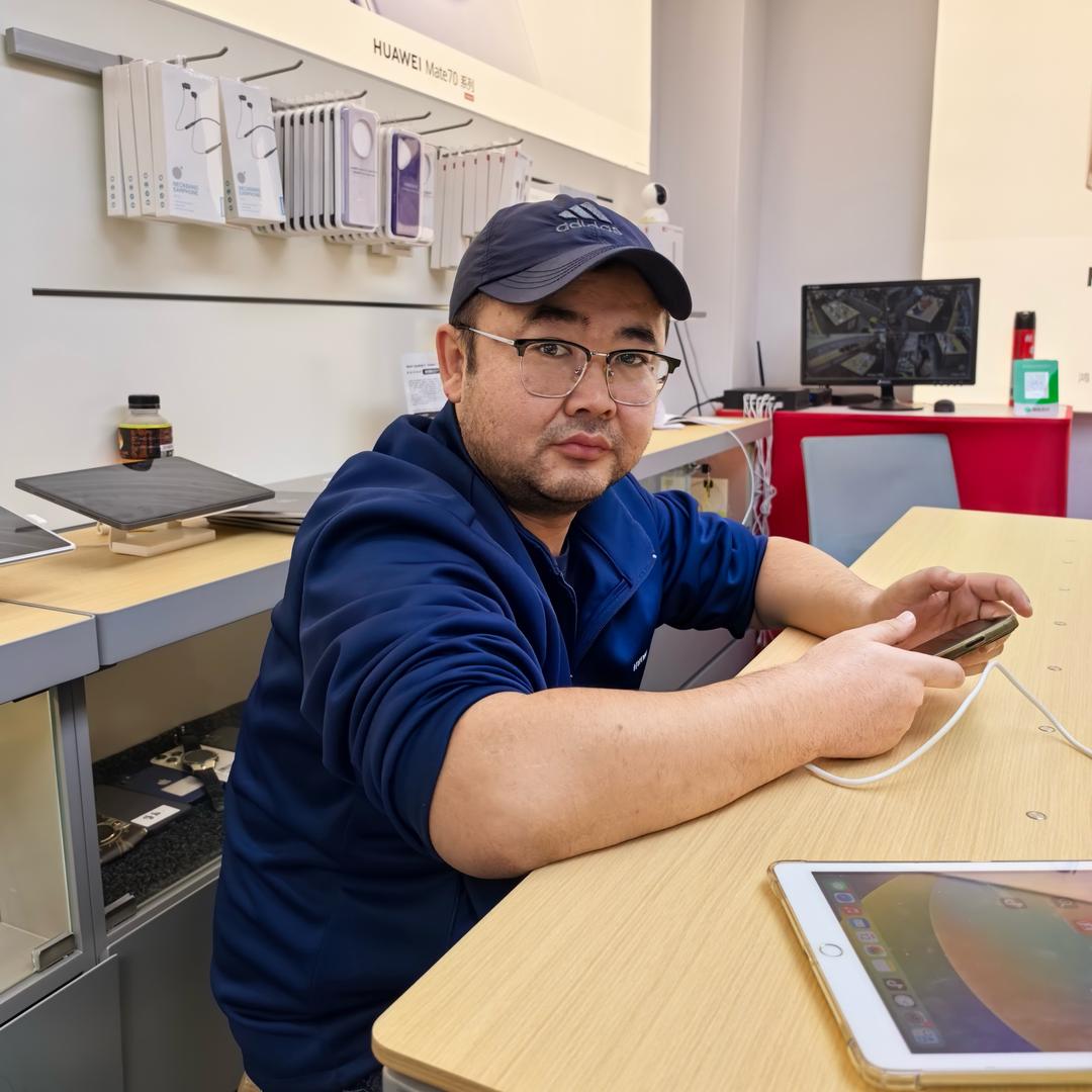 老包手机小铺（冲个5000粉丝）