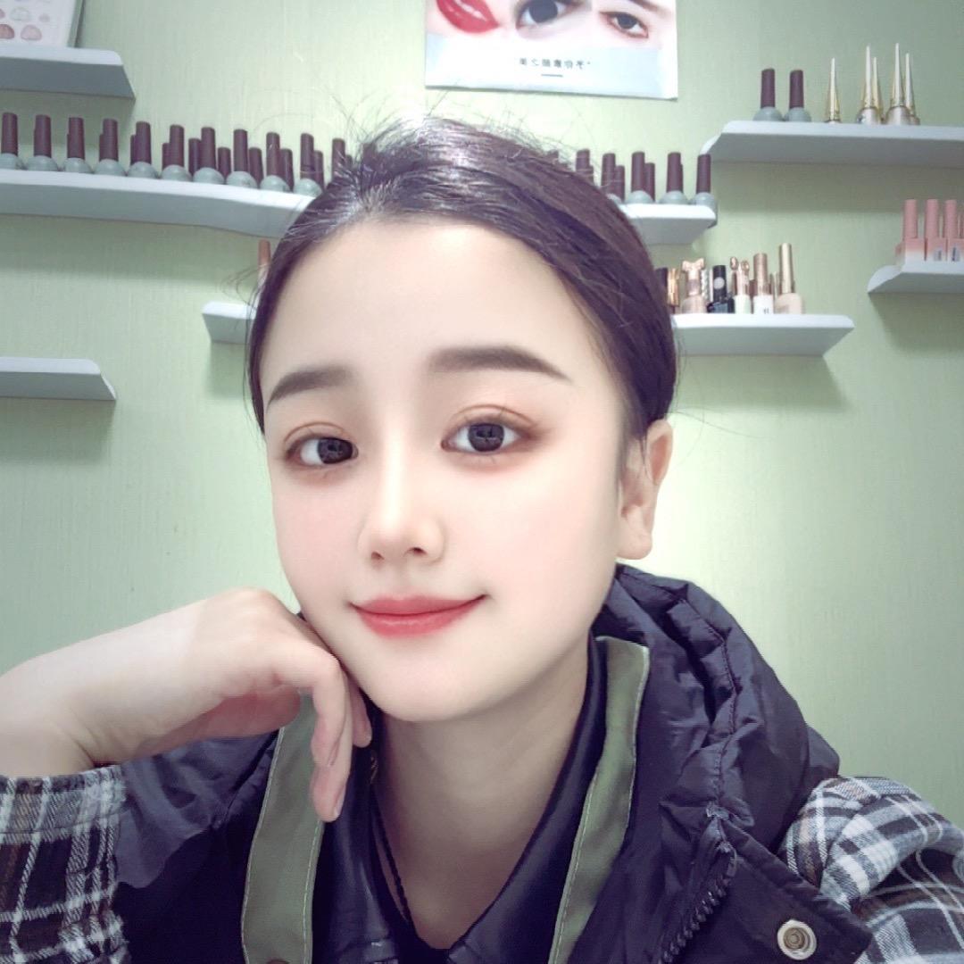 M+美甲美睫-小何