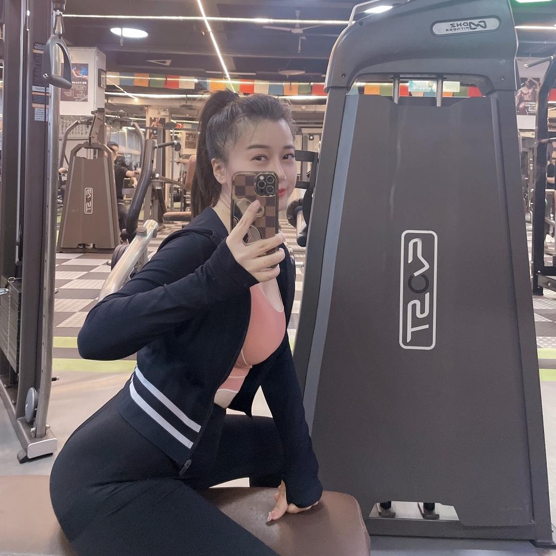 爱撸铁的女王殿下🫅