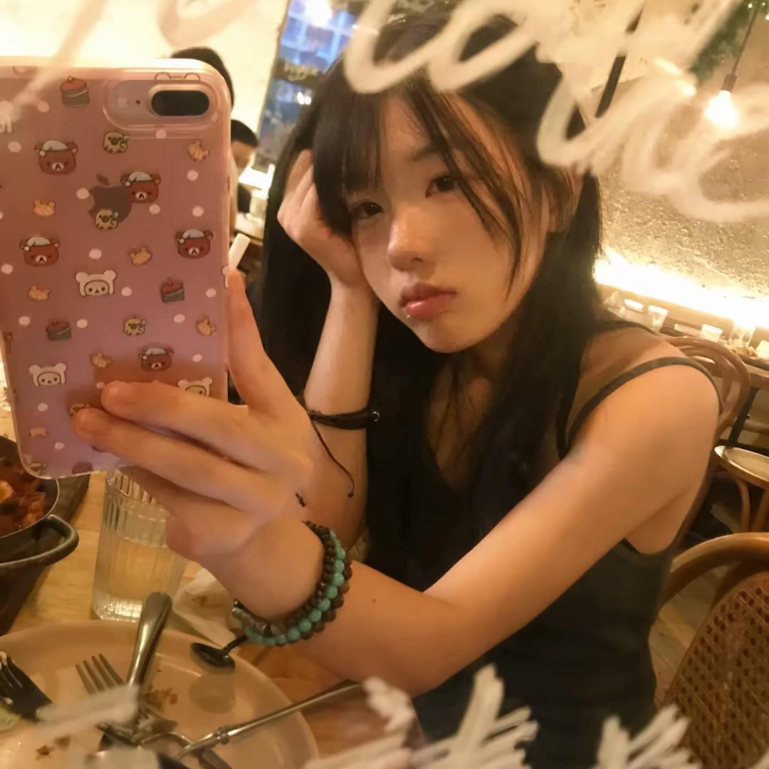 筱妍吹晚风