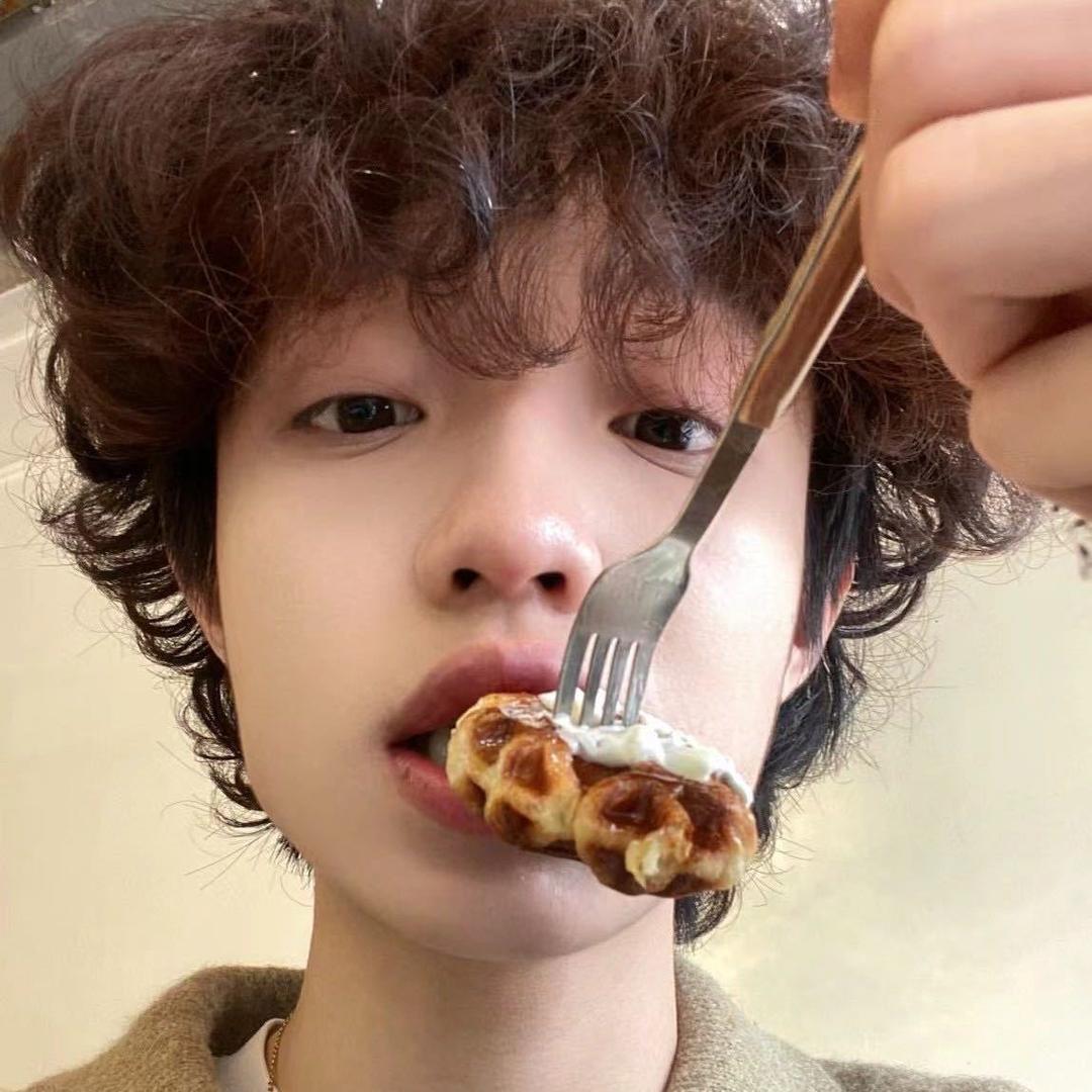 卡粉大王爱吃烤冷面