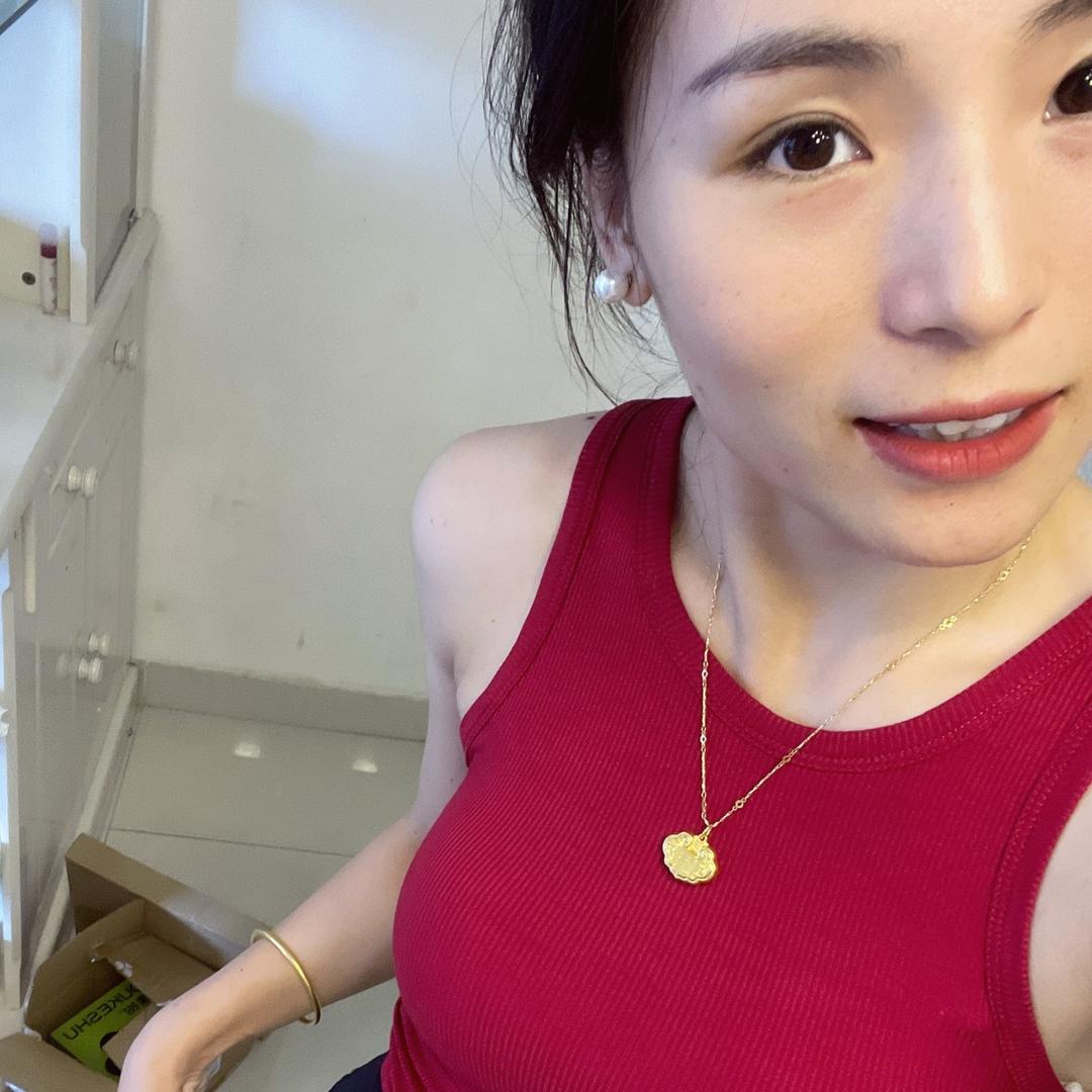 阿梨穿什么……（朋友圈版）