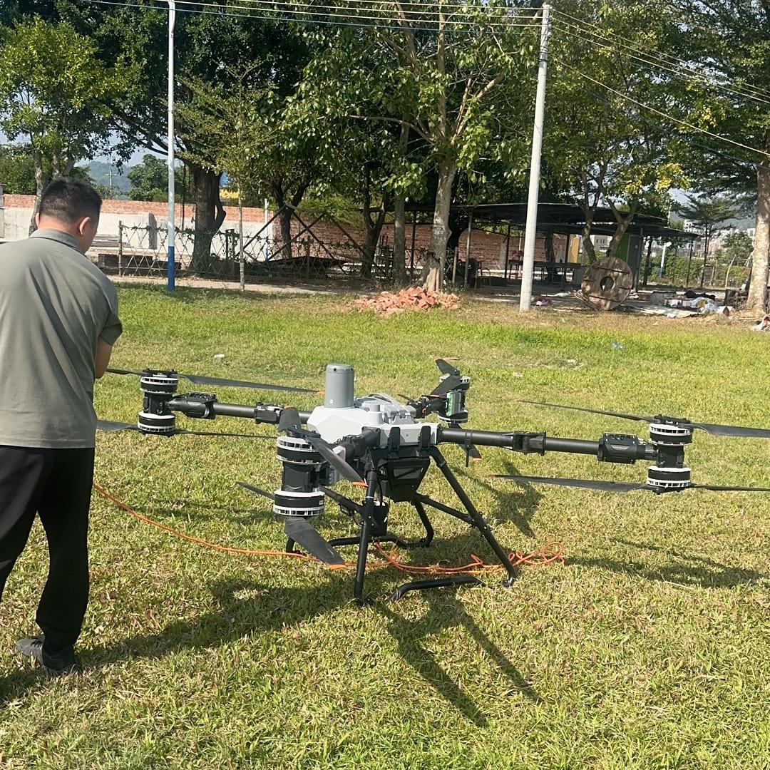 农业无人机助农喷药施肥吊运