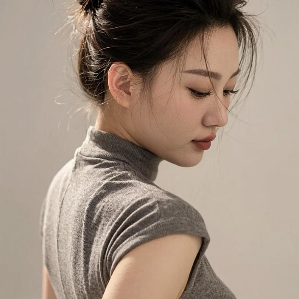 玲玲。