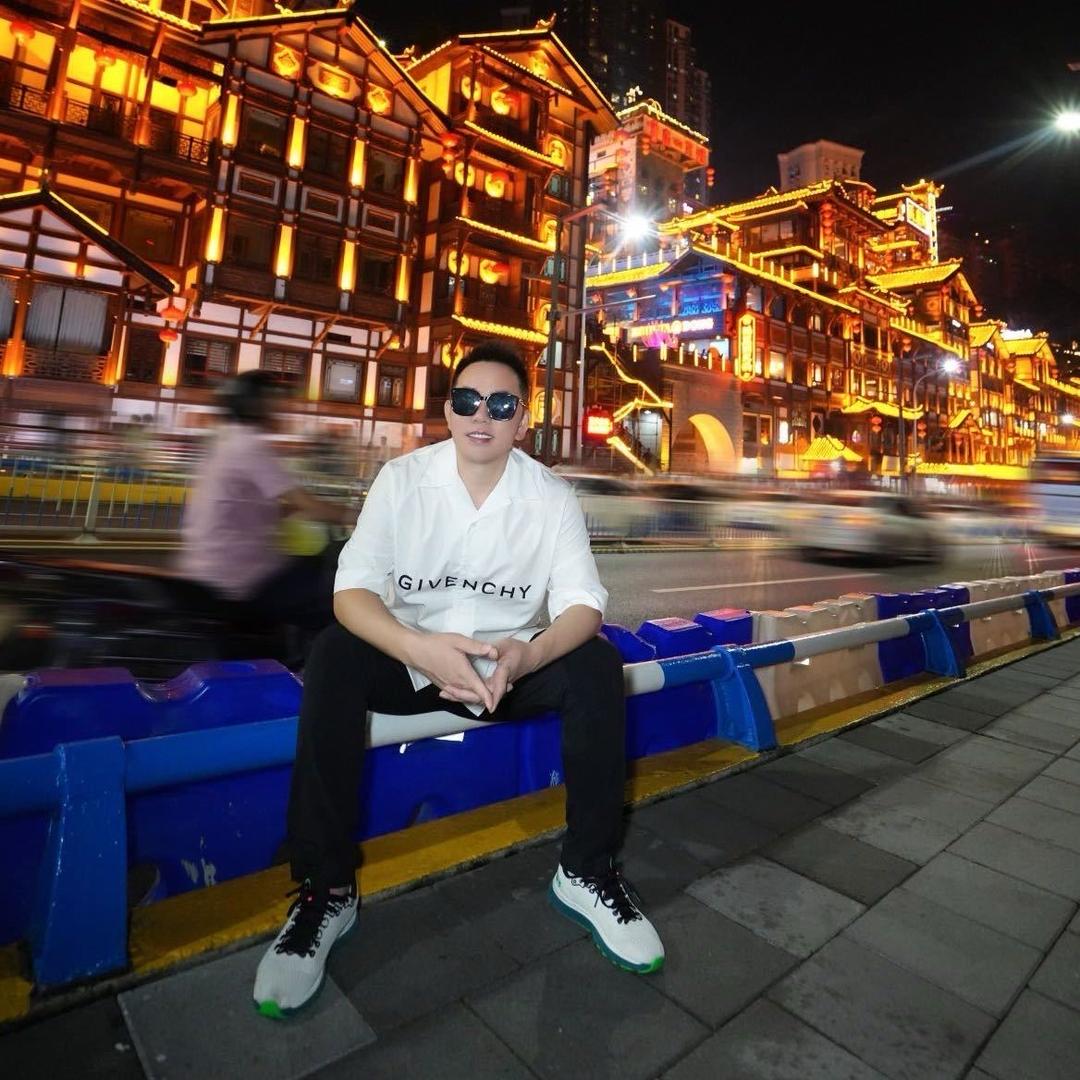 穿着纪梵希去流浪