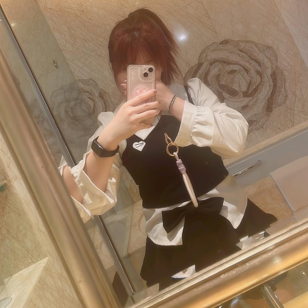 🤗憂鬱小酸莓🍓头像