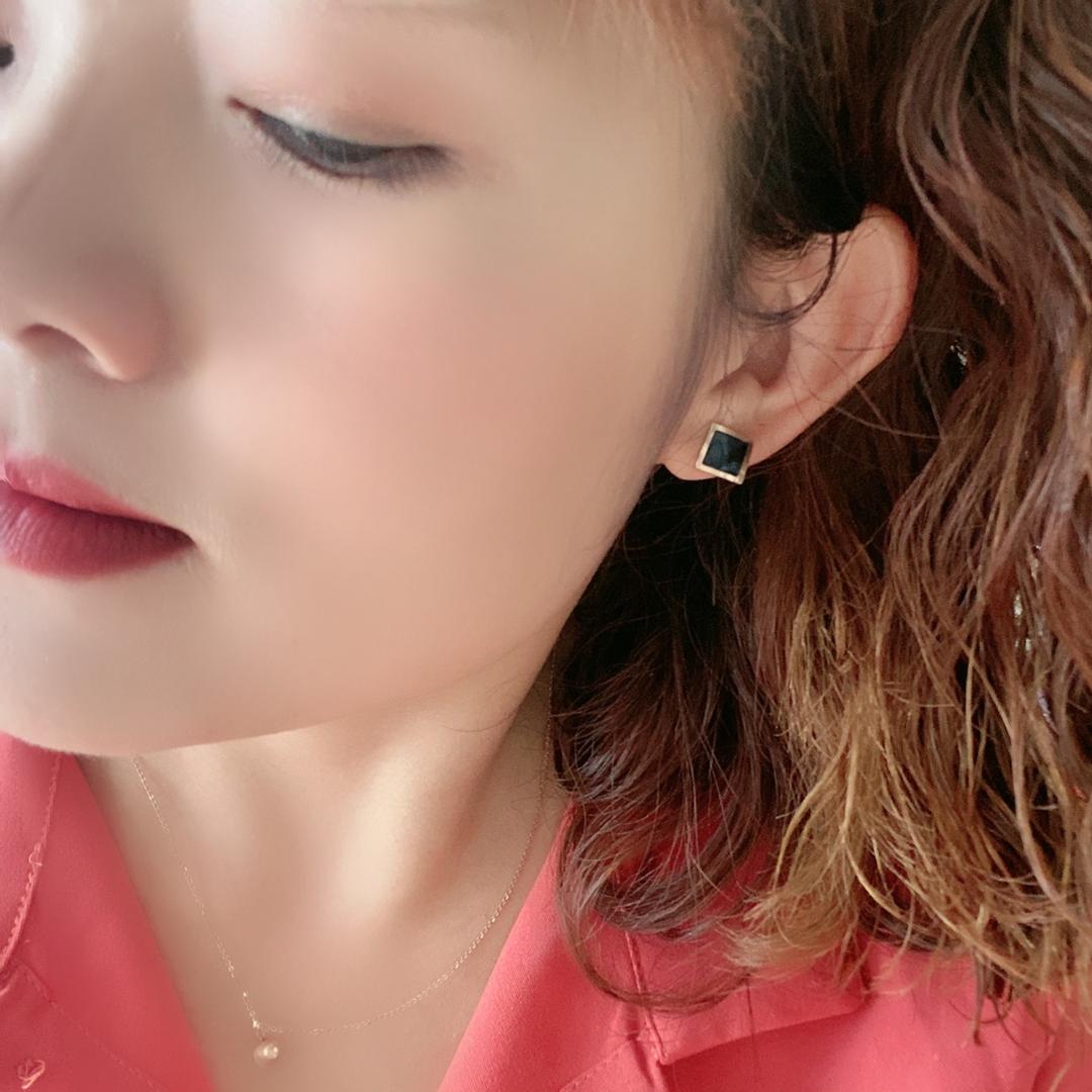 山咔咔里的女人