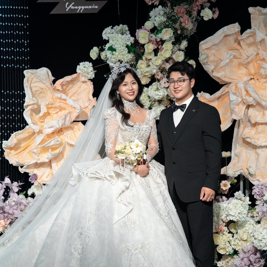 Yang yu 馨.  ॱଳ͘ᐝ