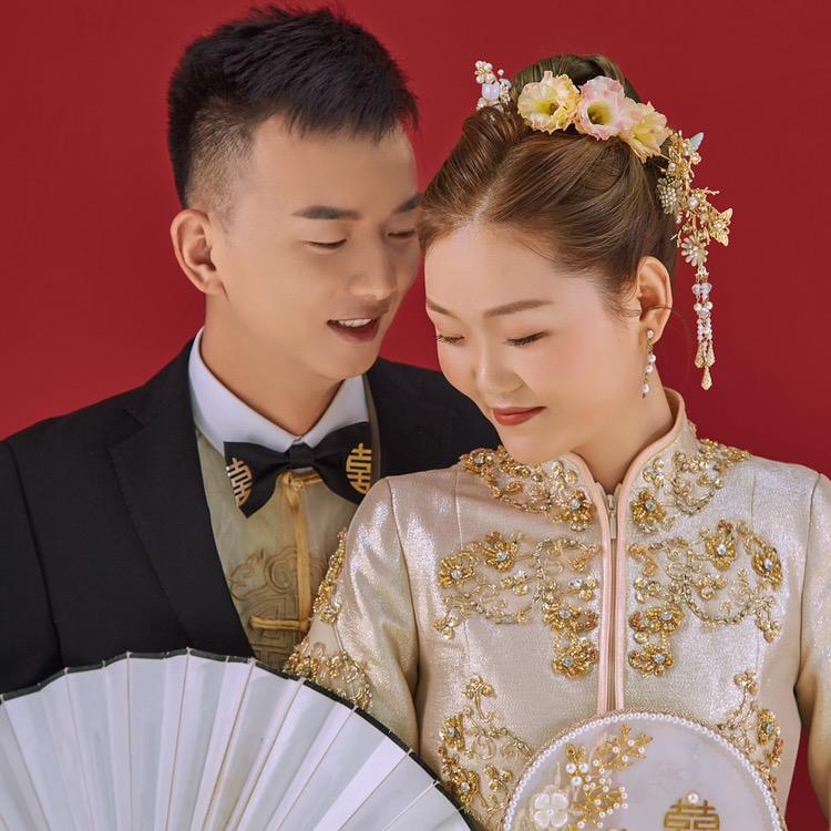 吴 俊 飞
