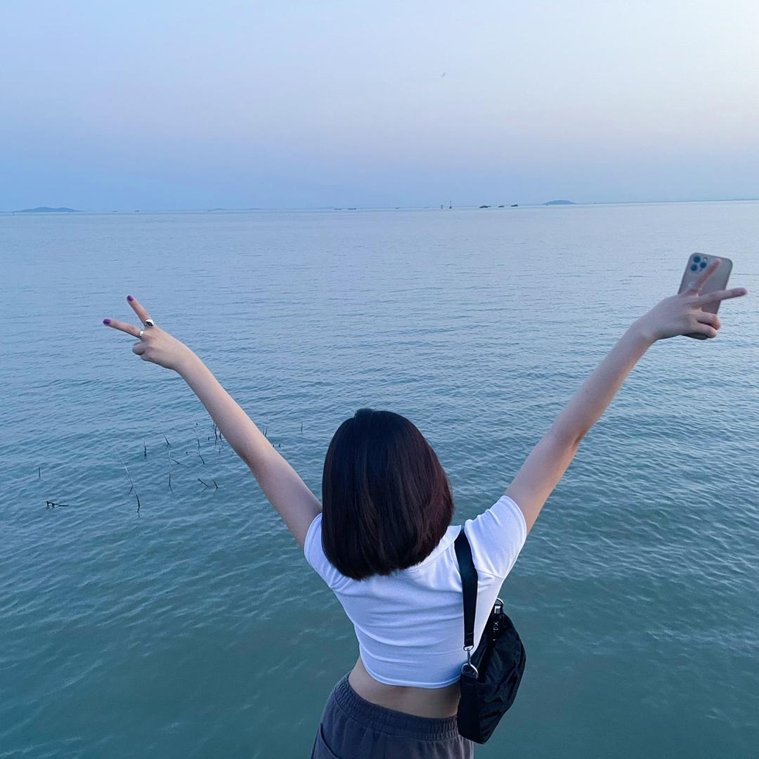 小女孩
