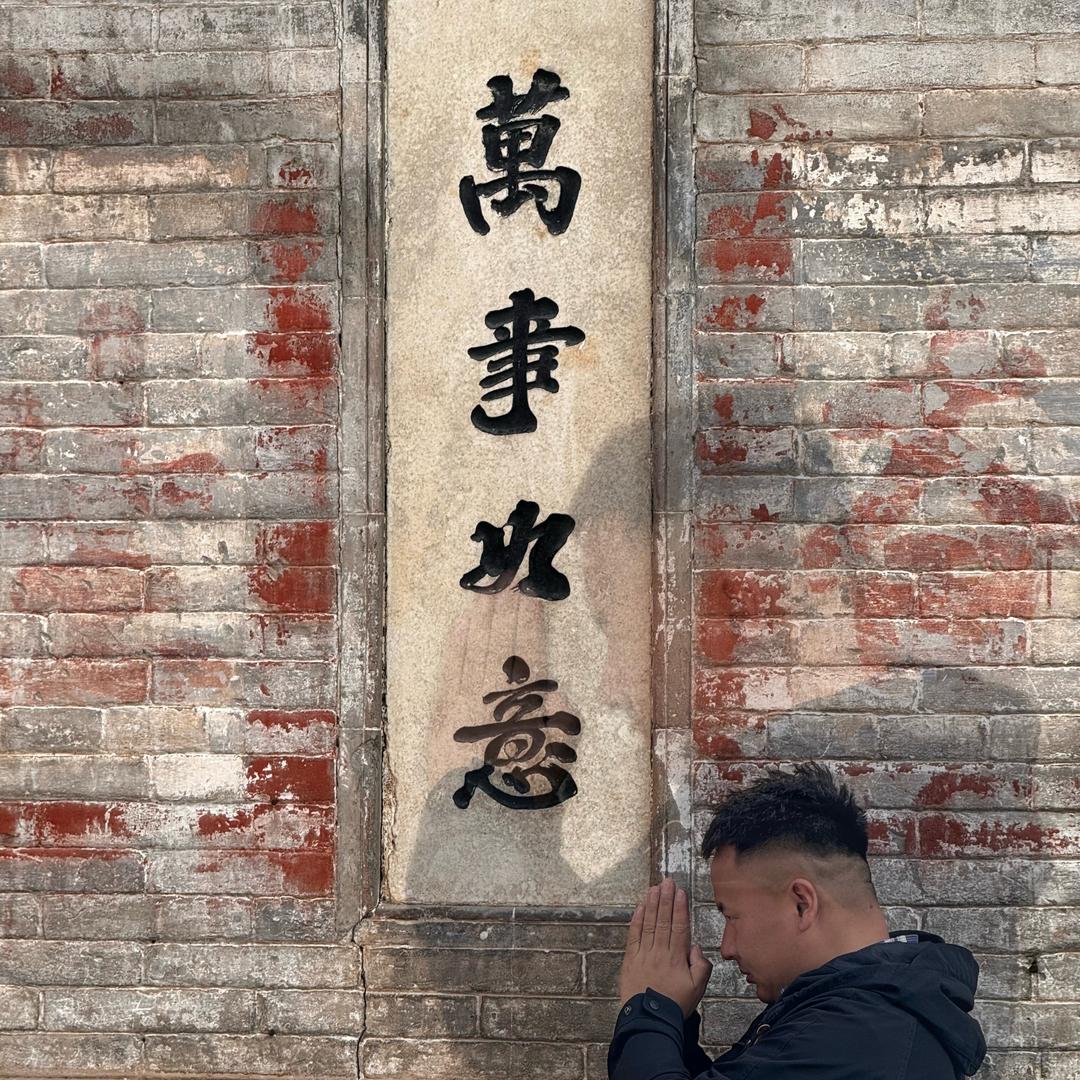卖毛巾的小男孩