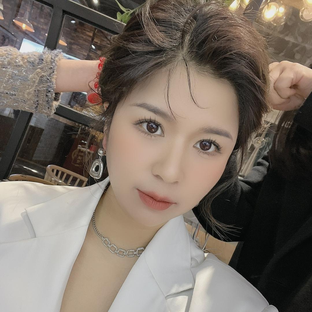 小白和鹏哥的朋友圈