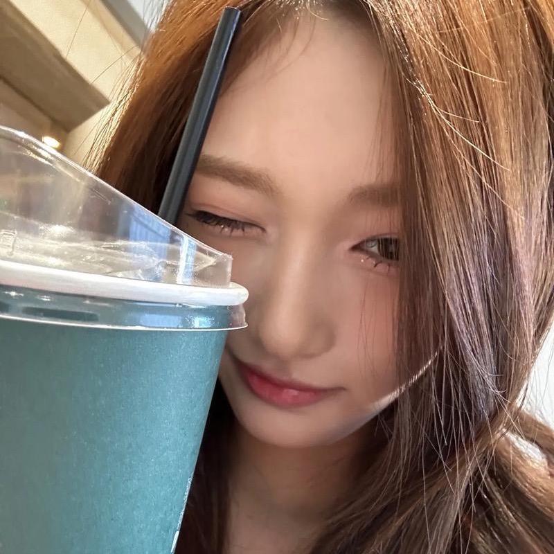 Leeseo.